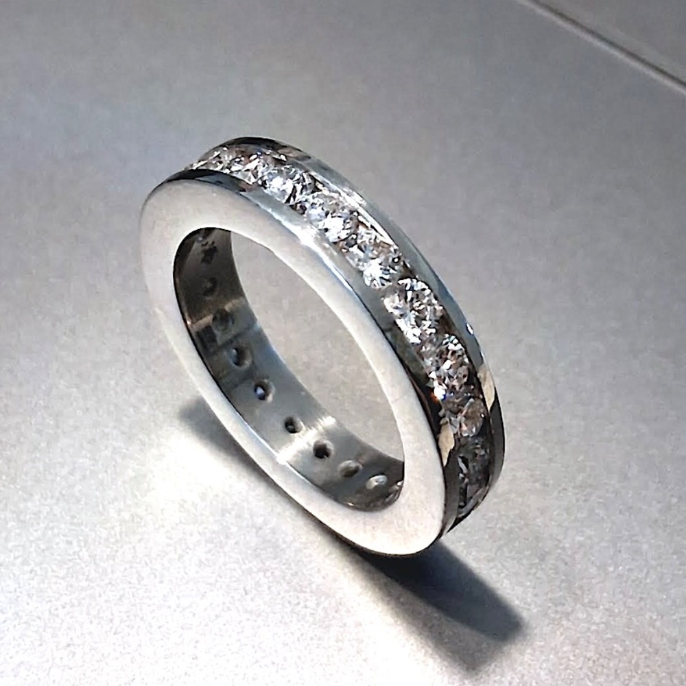 Platinum 2.30ct Round cut Genuine Diamond Wedding Eternity ring